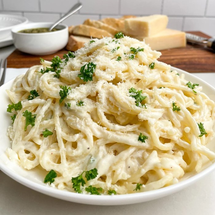 Alfredo fettuccine recipe pasta sauce cheese cream garlic homemade parmesan butter made